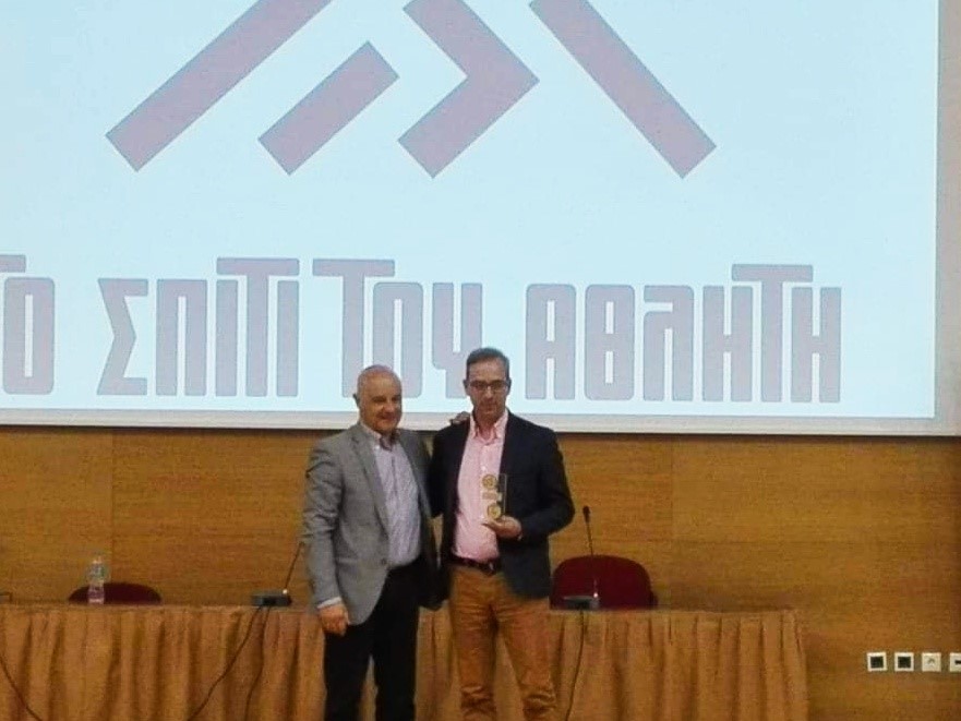 Συγκίνηση από το γιατρό για τη βράβευσή του