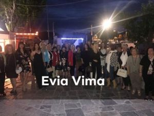 Οι γυναίκες του συνδυασμού του Χρήστου Παγώνη καλωσόρισαν τους δημότες στο εκλογικό περίπτερο -ΦΩΤΟ