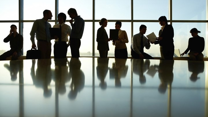 Αυξάνονται οι θέσεις εργασίας, μειώνονται οι μισθοί – 650.000 εργαζόμενοι με μισθό 384 ευρώ