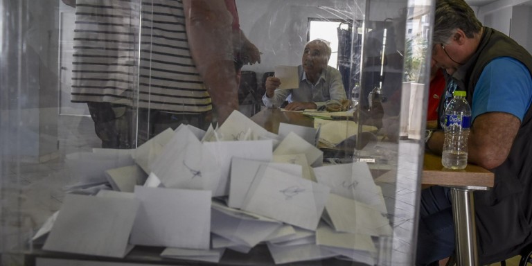 Politico: Προβάδισμα 9,3% της ΝΔ έναντι του ΣΥΡΙΖΑ στις ευρωεκλογές