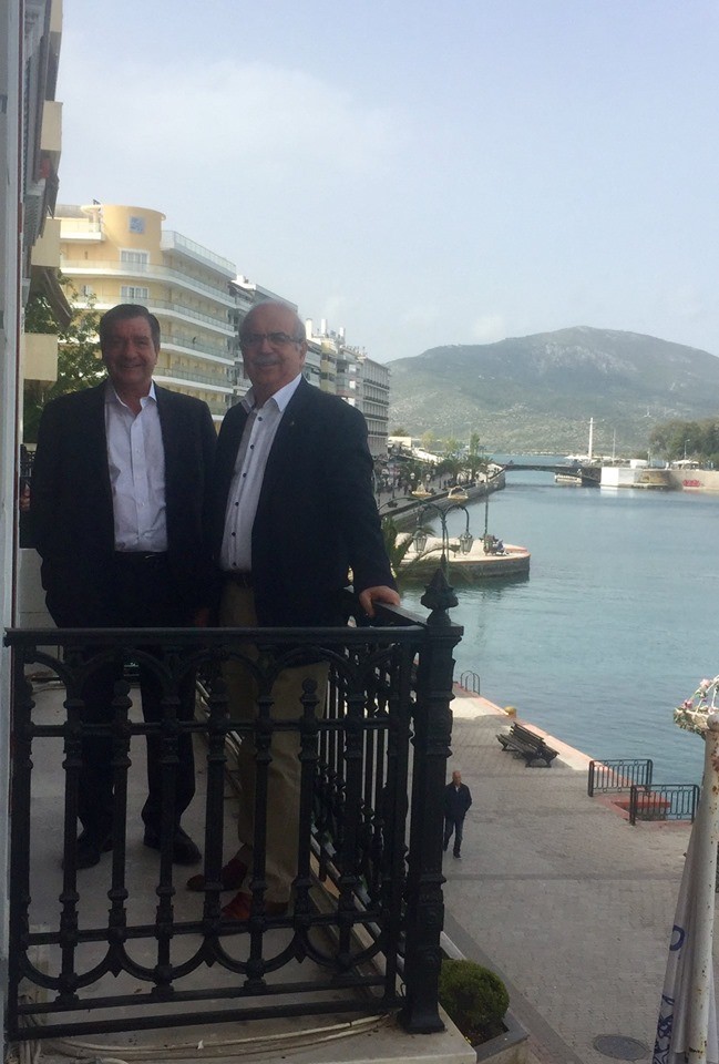 Παγώνης σε Καμίνη-΄΄Προσβλέπουμε στη βοήθειά σου από τα έδρανα του Ευρωκοινοβουλίου΄΄