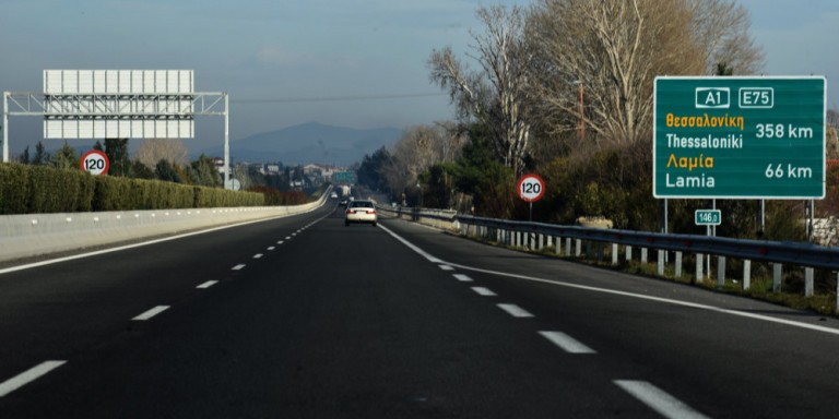 Τροχαίο δυστύχημα στην Εθνική Οδό έξω από τη Λιβαδειά-Οδηγός μοτοσυκλέτας εξέπνευσε στην άσφαλτο