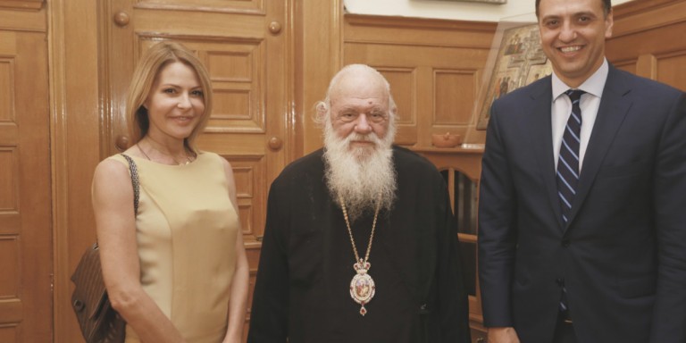 Πήραν την ευχή από τον Αρχιεπίσκοπο Ιερώνυμο,Κικίλιας-Μπαλατσινού, λίγο πριν από τον γάμο-ΦΩΤΟ