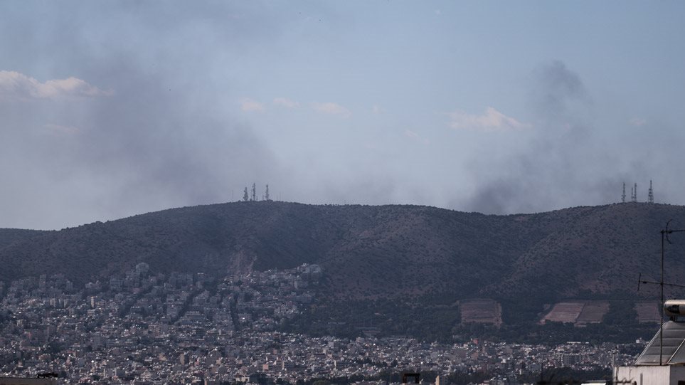 Φωτιά στη Φυλή: Νεκρός άντρας κοντά στην εστία