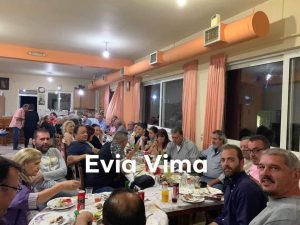 Στο χωριό Ταξιάρχες οι υποψήφιοι της Συμπολιτειας γιορτάζουν τη νίκη-ΦΩΤΟ