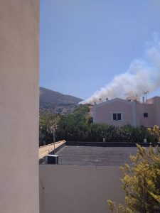 Συναγερμός- Εκκενώνονται σπίτια στο Λαγονήσι