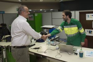 Σε παραγωγικές μονάδες του Αλιβερίου ο Θανάσης Ζεμπίλης