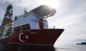 Τύμπανα πολέμου στην Κύπρο: Έπιασε δουλειά το τουρκικό γεωτρύπανο