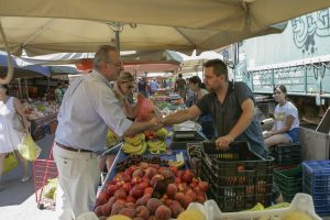 Στην Ερέτρια και την λαϊκή αγορά της Αμαρύνθου ο Θανάσης Ζεμπίλης [ΦΩΤΟ]