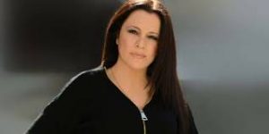 Η Καίτη Λιβανού τραγουδάει στην συναυλία για την Ευρωπαϊκή Ημέρα Μουσικής