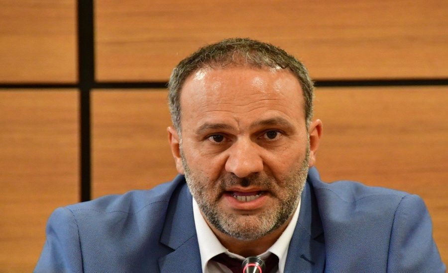 Αμάρυνθος: Πιάστηκαν στα χέρια Μαυραγάνης- Σμιλάκος μέσα στο εκλογικό κέντρο