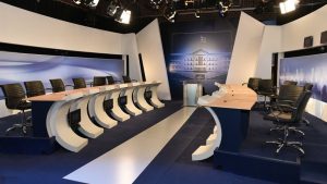 Ντιμπέιτ: Τη Δευτέρα αποφασίζει η διακομματική για τη νέα ημερομηνία