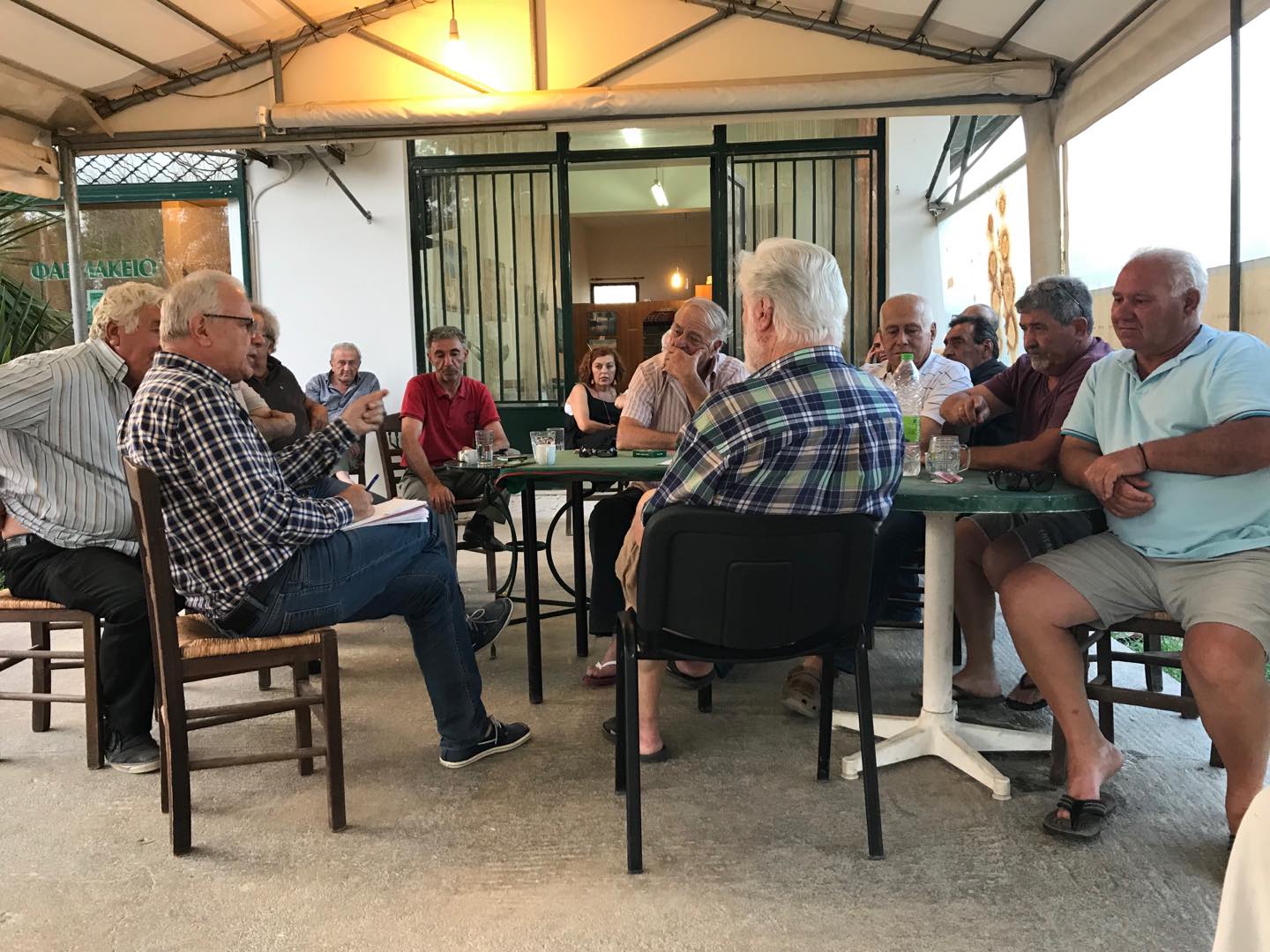 Συνάντηση Αποστόλου με κατοίκους της περιοχής Μύτικα Χαλκίδας
