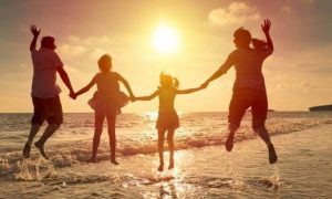 ΙΕΛΚΑ: 1 στους 2 Έλληνες δεν θα πάει διακοπές το καλοκαίρι ΙΕΛΚΑ: 1 στους 2 Έλληνες δεν θα πάει διακοπές το καλοκαίρι