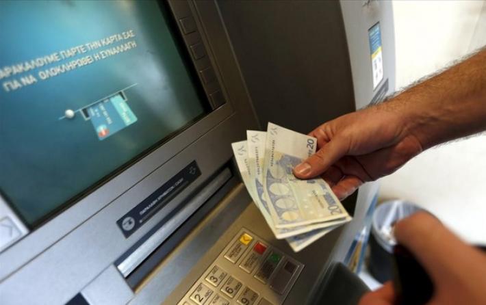 Έπαθε ηλεκτροπληξία ενώ έκανε ανάληψη σε ΑΤΜ