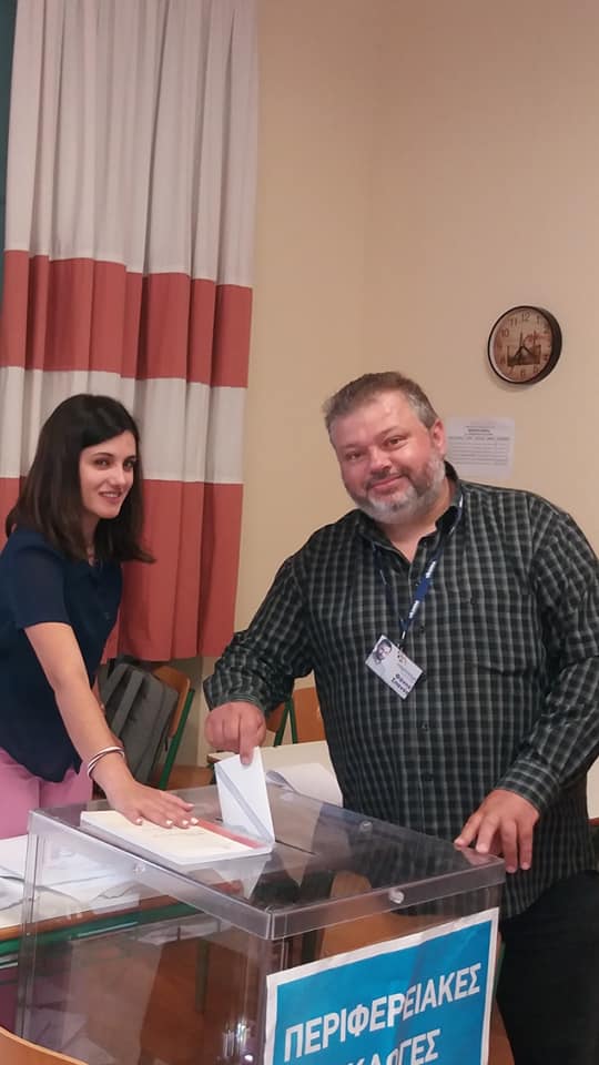 Στο 1ο Δημοτικό Σχολείο Καρύστου ψήφισε ο πρόεδρος της ΔΗΜΤΟ ΝΔ