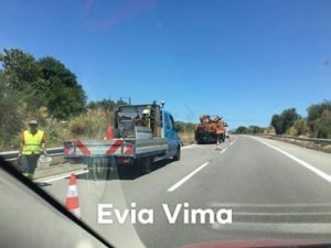 Έργα καθαρισμού στην έξοδο της Εθνικής Οδού  για Χαλκίδα