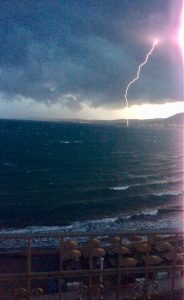 Με φθινοπωρινό σκηνικό ξύπνησε η Εύβοια σήμερα