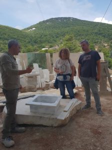 Επίσκεψη εκπροσώπων της Διοίκησης του Επιμελητηρίου σε επιχείρηση επεξεργασίας μαρμάρων στη Σκύρο