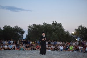 «ΦΩΣ ΧΡΙΣΤΟΥ ΦΑΙΝΕΙ ΠΑΣΙ» από τις κατασκηνώσεις της Ι. Μητροπόλεως  Χαλκίδος