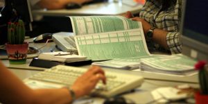 Λήγει σήμερα η προθεσμία υποβολής φορολογικών δηλώσεων