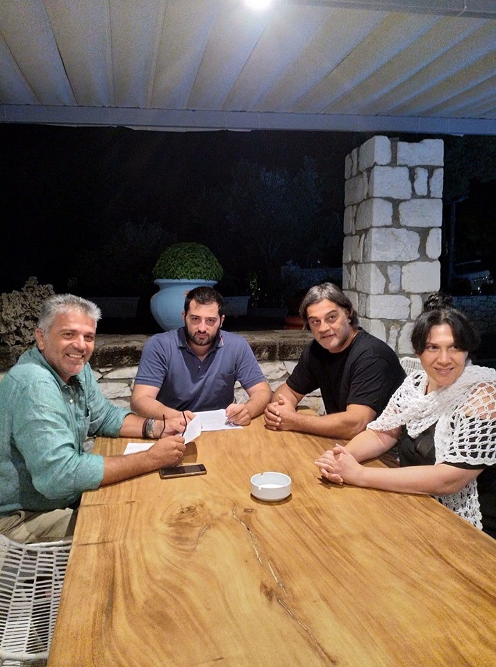 Συνάντηση Νίκου Μαυρίκου με το Φάνη Σπανό στη Σκύρο