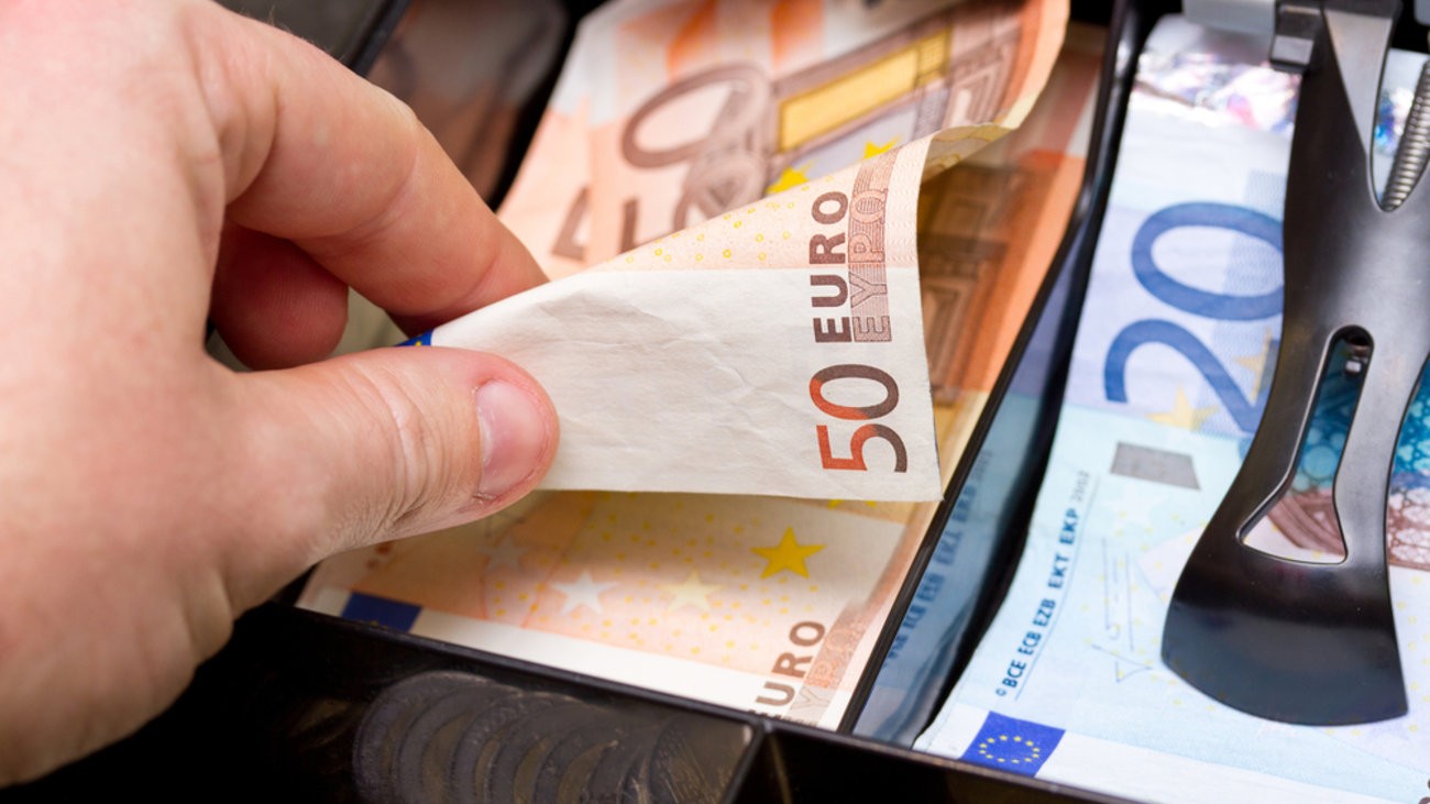 ΟΑΕΔ: Ειδικό επίδομα 720 ευρώ για ανέργους-Ποιοι το δικαιούνται