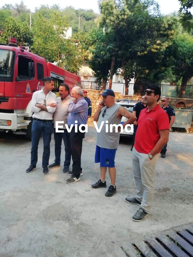 Στα Θαρρούνια Μπακογιάννης-Μπουραντάς-Συντονίζουν το έργο της κατάσβεσης