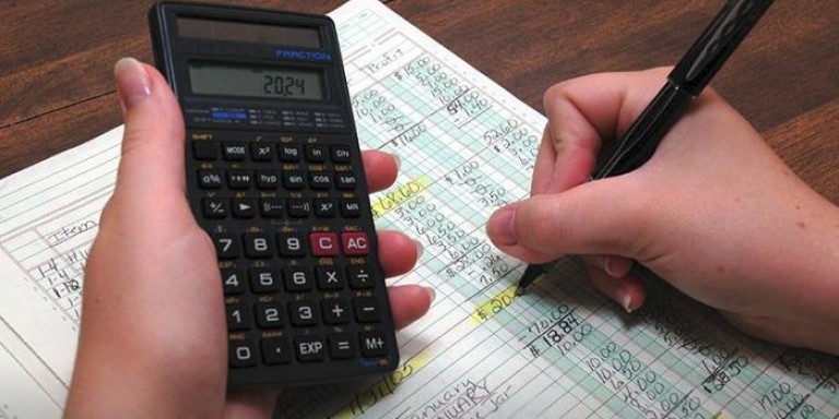 Τέλος με τα λογιστικά βιβλία-Έρχεται «Big brother» με ηλεκτρονικά τιμολόγια