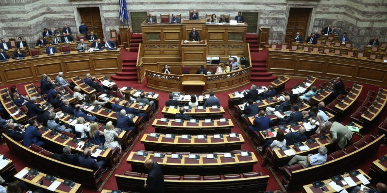 Υπερψηφίστηκε το νομοσχέδιο για τα διπλώματα οδήγησης-Καταψήφισαν ΣΥΡΙΖΑ και ΚΙΝΑΛ