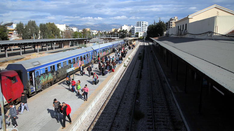 Αρκετοί Χαλκιδέοι εγκλωβισμένοι στο Σταθμό Λαρίσης-Δείτε το λόγο