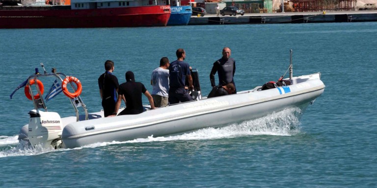 Κάρπαθο: Βατραχάνθρωποι του Λιμενικού στην περιοχή για να βρουν τους 2 αγνοούμενους δύτες