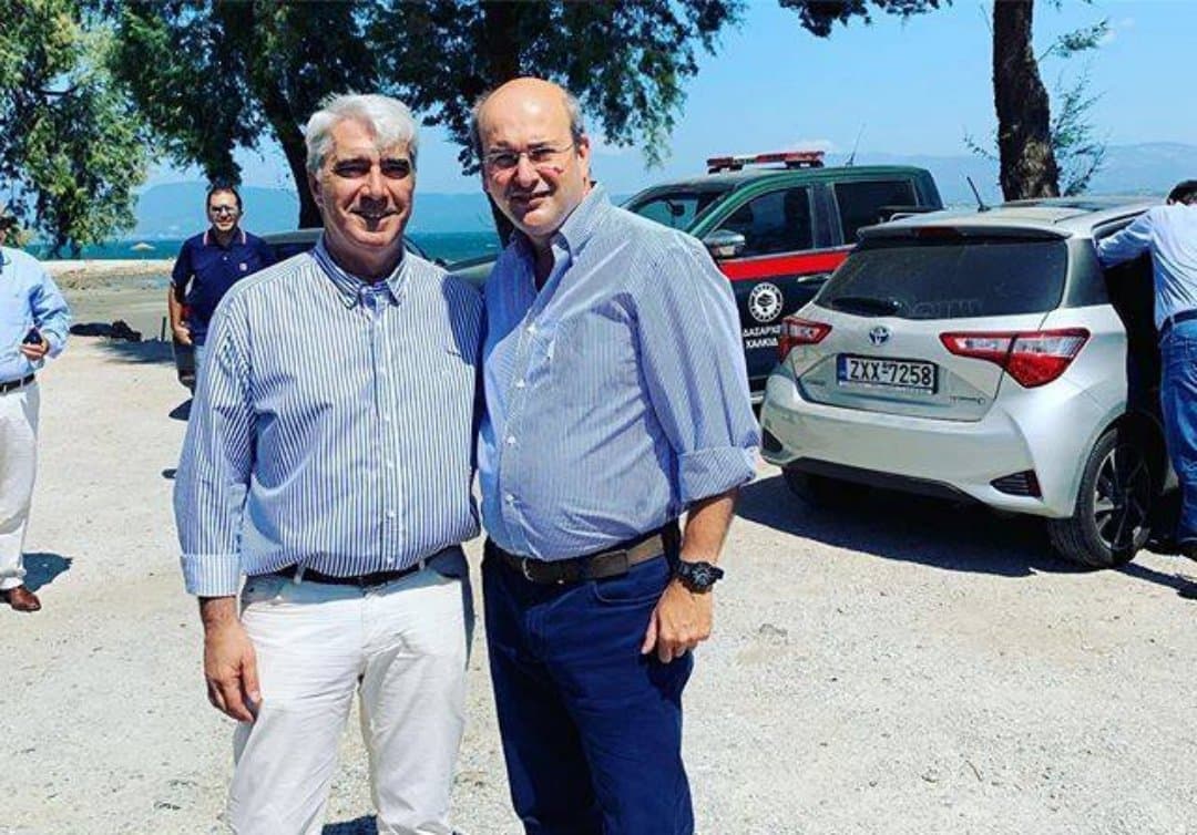 Στα καμμένα της Εύβοιας ο υπουργός Περιβάλλοντος και Ενέργειας