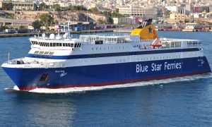 Περιπέτεια για χιλιάδες επιβάτες-Tο Blue Star 2 γυρίζει στον Πειραιά