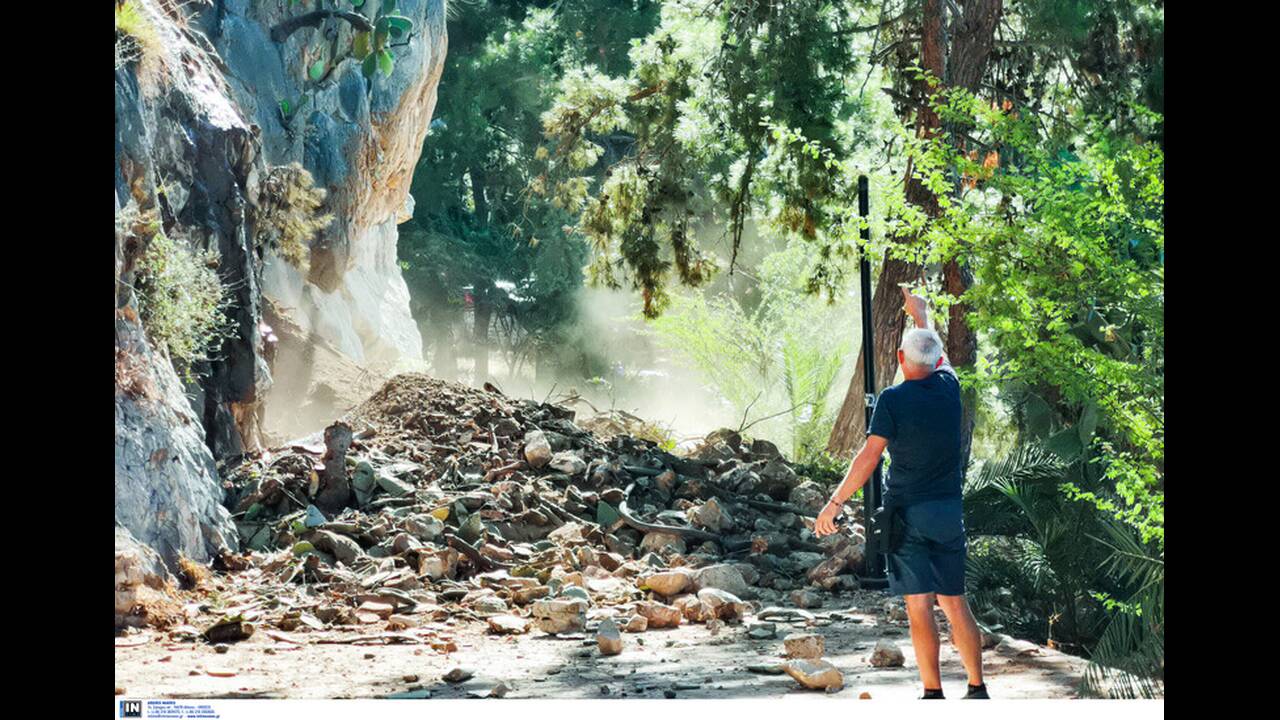 Ναύπλιο: Μεγάλη κατολίσθηση στην πολυσύχναστη παραλία της Αρβανιτιάς [ΒΙΝΤΕΟ]