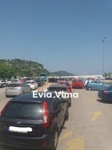 Βούλιαξε από κόσμο το λιμάνι της Κύμης [ΦΩΤΟ]
