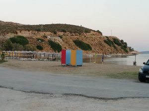 Αποδυτήρια στις Αχερούνες της Σκύρου