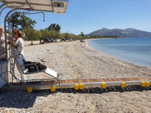 Εγκατάσταση ράμπας ΑΜΕΑ στο Αλιβέρι-Το “μεγάλο ευχαριστώ” στον Φάνη Σπανό από την Πρόεδρο Καραμάνου