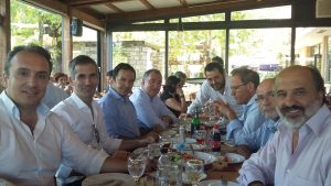 Τσούγκρισαν τα ποτήρια “εις υγείαν” της συνεργασίας των 5 ετών