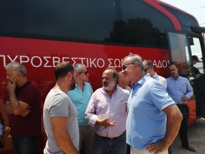 Στις πληγείσες από τη φωτιά περιοχές βρέθηκε ο Μίλτος Χατζηγιαννάκης