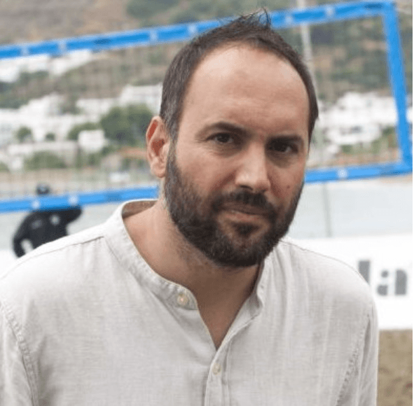 Διέκοψε τις ολιγοήμερες διακοπές ο Χατζηγιαννάκης- Μεταβαίνει στη φωτιά στα Ψαχνά