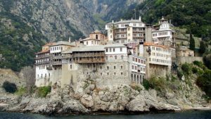 Η κυβέρνηση ετοιμάζεται να αλλάξει και τον διοικητή του Αγίου Όρους