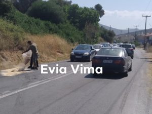 Τροχαίο στο Βέλος-Έπεσαν λάδια στο οδόστρωμα από την καραμπόλα των τριών ΙΧ-ΦΩΤΟ