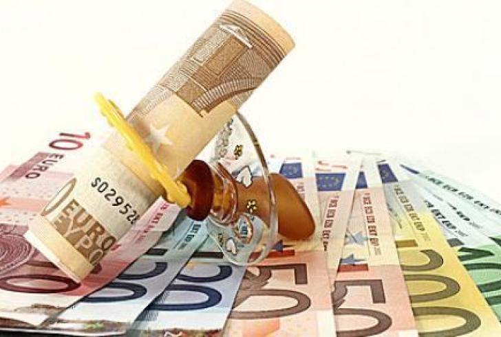 Πώς θα δοθεί το επίδομα γέννας των 2.000 ευρώ – Οι δικαιούχοι και τα κριτήρια