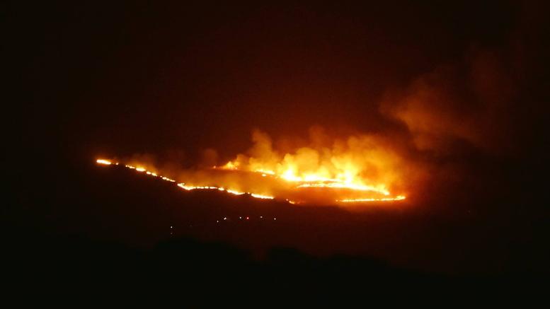 Ολονύχτια μάχη με τις φλόγες στο Ξυλόκαστρο