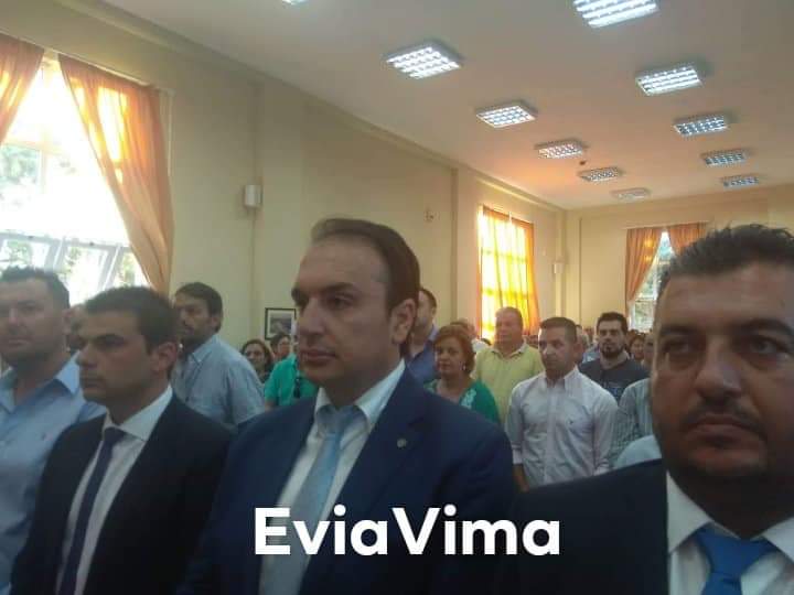 Τώρα η ορκωμοσία του νέου Δημάρχου Ιστιαίας Αιδηψού – ΦΩΤΟ