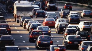 Ευρωβαρόμετρο: Ένας στους δύο Έλληνες οδηγούς είναι επικίνδυνος