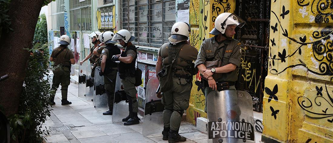ΤΩΡΑ-Έφοδος της ΕΛ.ΑΣ. σε κτίρια στα Εξάρχεια