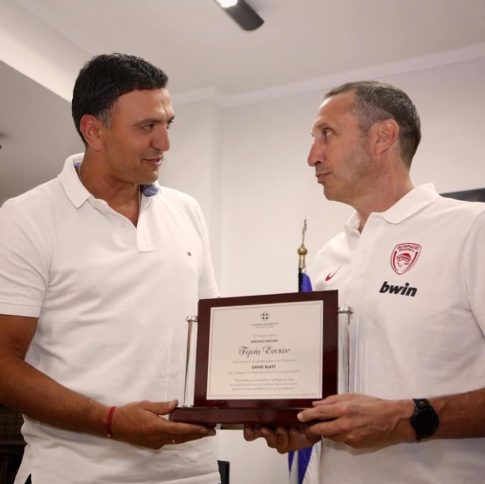 Συνάντηση Βασίλη Κικίλια με τον προπονητή του Ολυμπιακού, Ντέιβιντ Μπλάτ