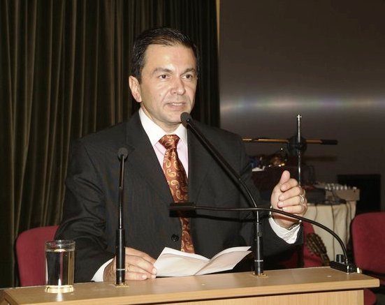 Ο Κώστας Ρουσσόπουλος, διευθυντής του πολιτικού γραφείου του Θανάση Ζεμπίλη